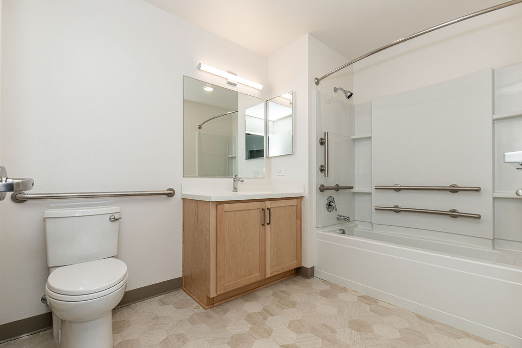 Sunflower Hill at Irby Ranch 2 Bedroom Apartment Bathroom