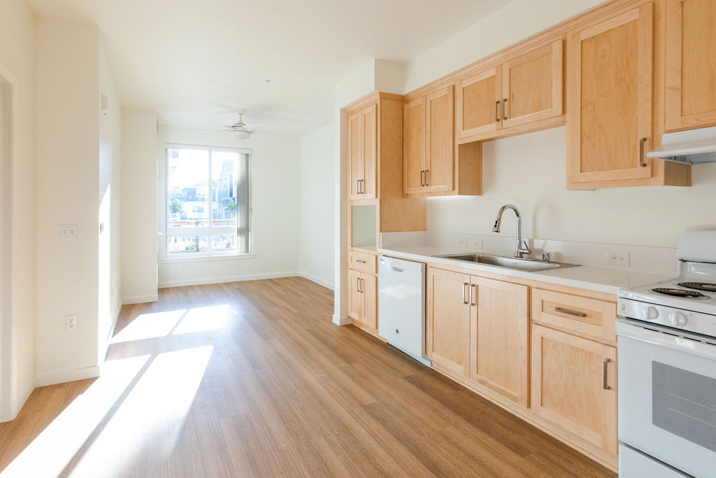 Sunflower Hill at Irby Ranch 1 Bedroom Apartment Kitchen