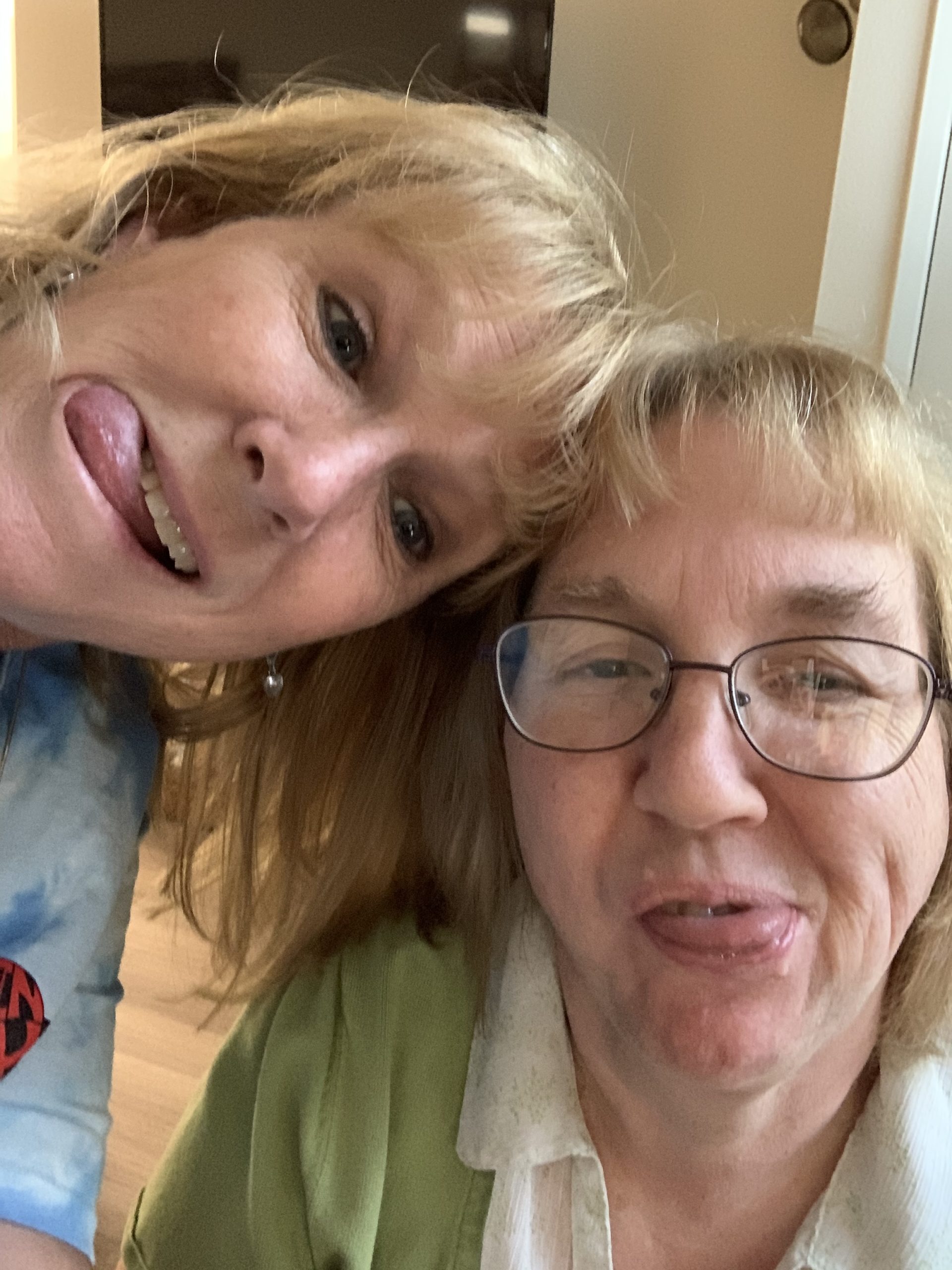 Jennifer and sister who is making funny face